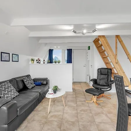Stunning In With Kitchen *